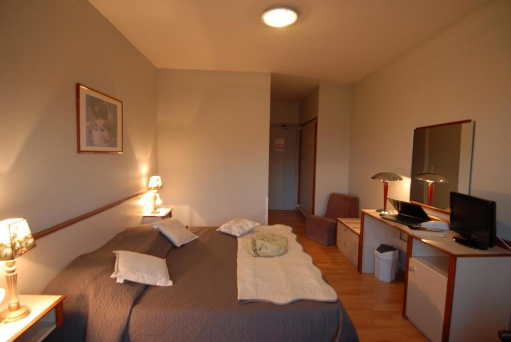Bellevue Hotel Châtel-Guyon Quarto foto